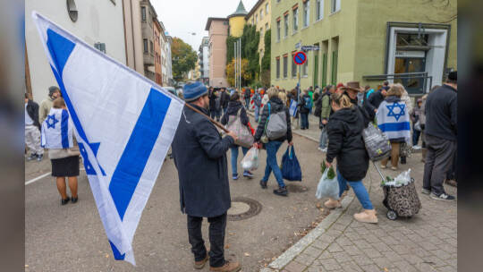 Menschenkette Jüdische Synagoge