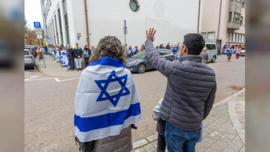 Menschenkette Jüdische Synagoge