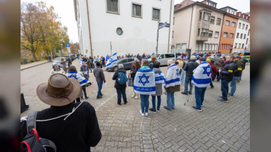 Menschenkette Jüdische Synagoge