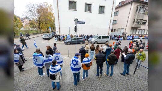 Menschenkette Jüdische Synagoge