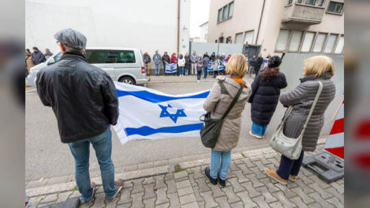 Menschenkette Jüdische Synagoge