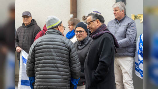 Menschenkette Jüdische Synagoge