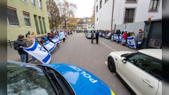 Menschenkette Jüdische Synagoge