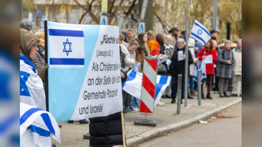 Menschenkette Jüdische Synagoge