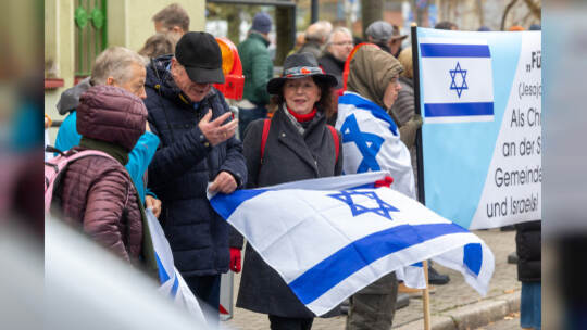 Menschenkette Jüdische Synagoge