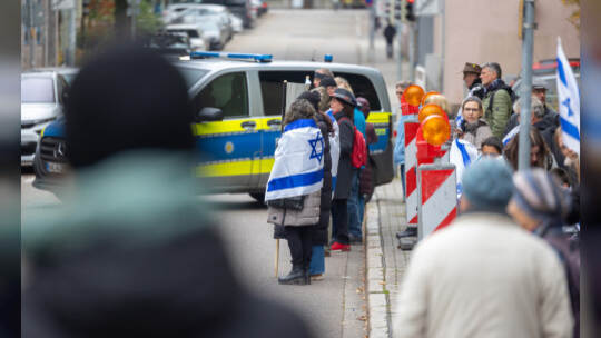 Menschenkette Jüdische Synagoge