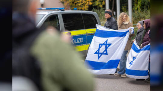Menschenkette Jüdische Synagoge