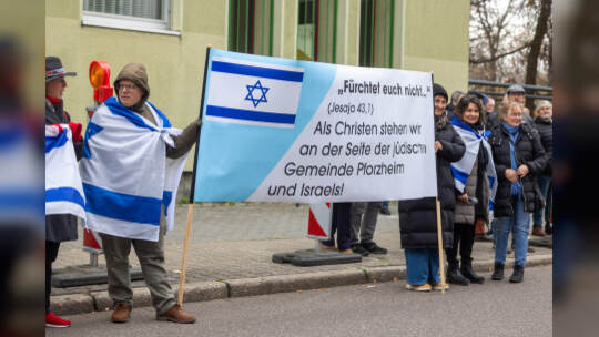 Menschenkette Jüdische Synagoge