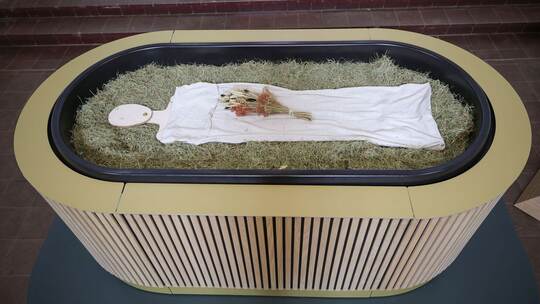 Bestattungsform "Reerdigung" Bestattungsform "Reerdigung"