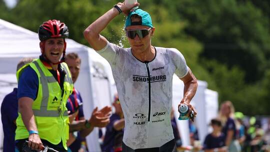 Triathlet Jonas Schomburg