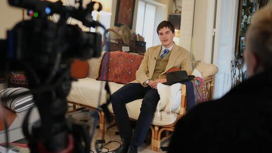 Viraler «Louvre-Detektiv» - Pedro Elias Garzon Delvaux Viraler «Louvre-Detektiv» - Pedro Elias Garzon Delvaux