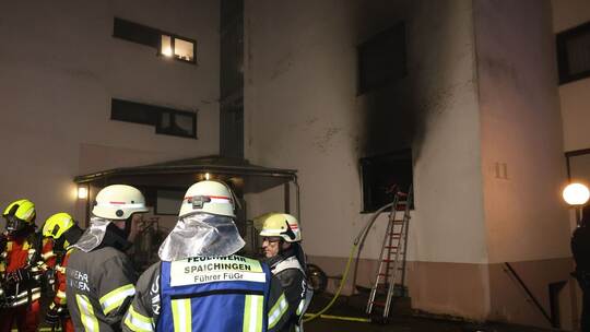 Zwei Kinder bei Brand in Mehrfamilienhaus schwer verletzt Zwei Kinder bei Brand in Mehrfamilienhaus schwer verletzt