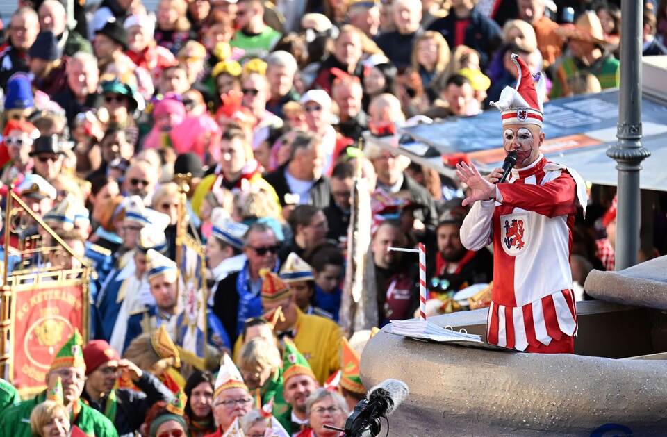 Beginn der Karnevalssession - Düsseldorf