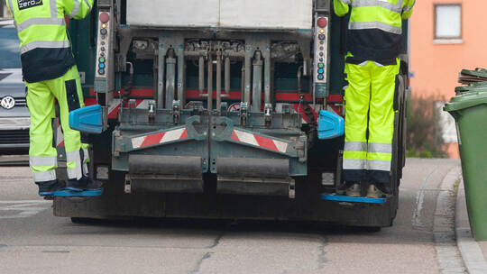 ​Symbolbild eines Müllautos im Enzkreis. Archivbild: Stäbler.