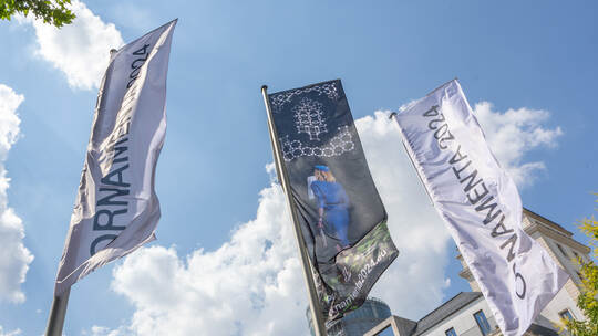 Ornamenta Fahnen Leopoldplatz