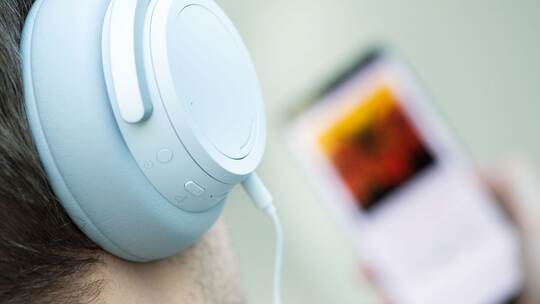 KI-Musik und menschengemachte Musik kaum unterscheidbar