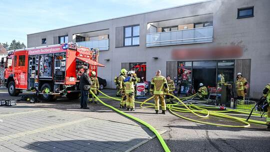 Explosion und Feuer in Drogeriemarkt