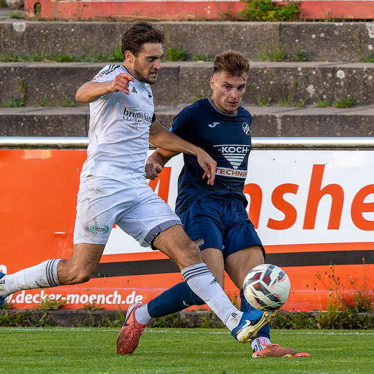 Tim Schwaiger (rechts, im Spiel gegen Essingen) fehlte dem CfR in Mannheim und ist nun wieder dabei. Ralf Becker