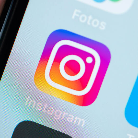 Urteil: Instagram hat Info-Pflicht bei Fake-Account