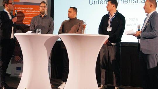 Sprechen über Nachfolge in der Praxis (von links): Jens Renner (Sparkasse Pforzheim Calw), die Unternehmer Philipp Hess, Tim Ves