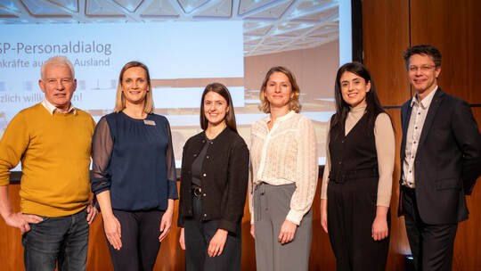 Klären über internationale Fachkräfte auf (von links): Metzgermeister Joachim Lederer, WSP-Projektmanagerin Miriam Fieser, Meike