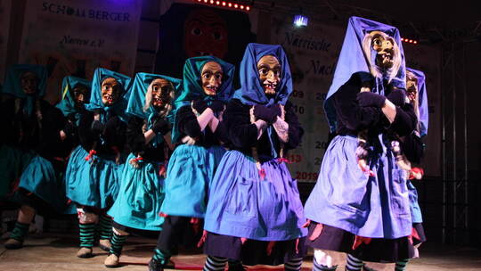 Der Auftritt der Eulenlochhexen ist der Höhepunkt des Abends. Knöller