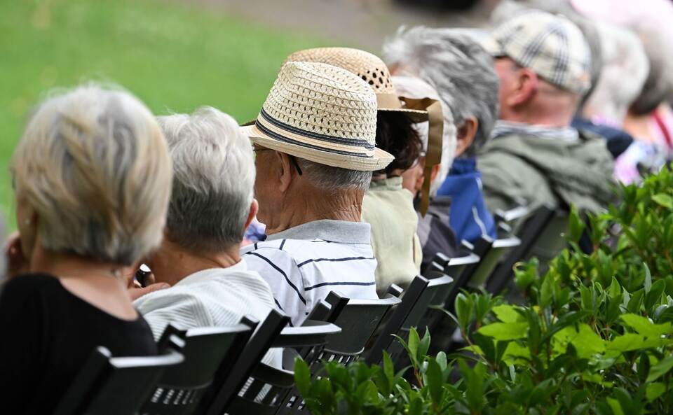 Rentnerinnen und Rentner Rentnerinnen und Rentner