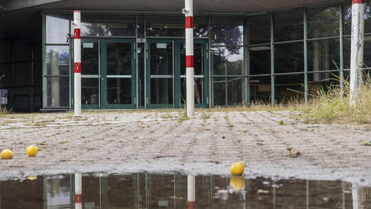 Das Fritz-Erler-Bad zu besuchen, macht nicht gerade Freude. Doch während ein Sportler die Trainingsbedingungen nun öffentlich be Fritz-Erler-Bad defekt