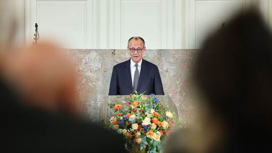 Merz bei der Gedenkfeier für den Bankier Friedrich von Metzler