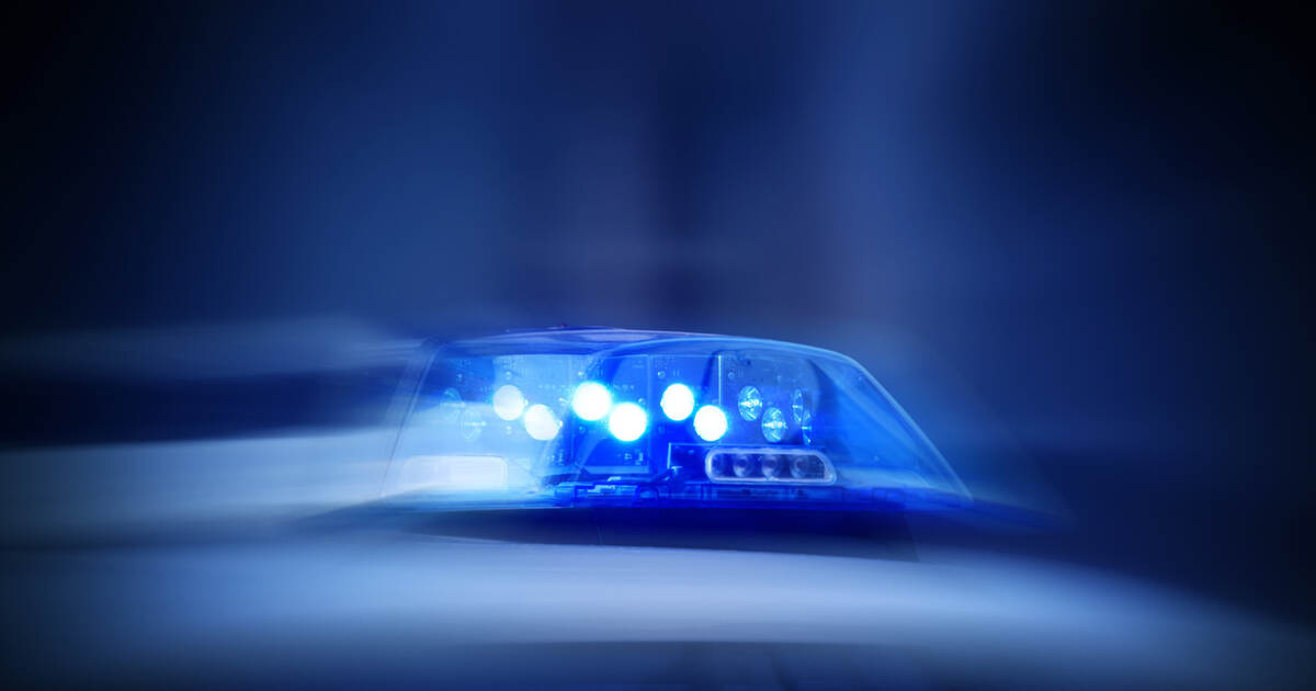 Straße gesperrt nach Unfall auf der B294: Räumfahrzeug koolidiert mit LKW