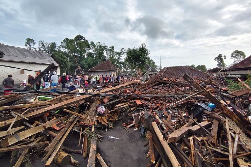 Vulkan Semeru in Indonesien ausgebrochen Vulkan Semeru in Indonesien ausgebrochen