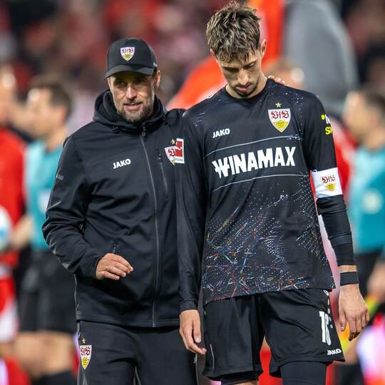 Sebastian Hoeneß und Atakan Karazor (r)