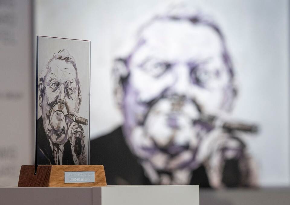 Nur noch Staatsminister: Weimer legt Firmenanteile auf Eis