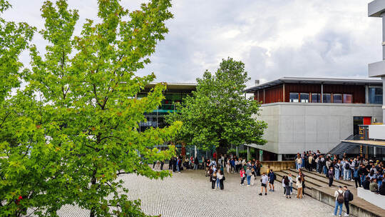 Aufstieg in die Spitzengruppe: Die Fakultät für Wirtschaft und Recht der Hochschule Pforzheim erzielt im Eduniversal-Ranking 202