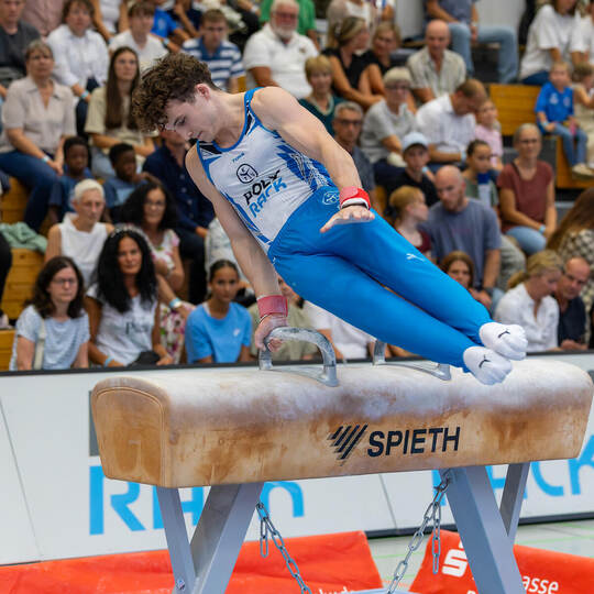 Alexander Kunz wird im letzten Vorrundenwettkampf für die KTV Straubenhardt am Pauschenpferd alles geben. Ralf Becker