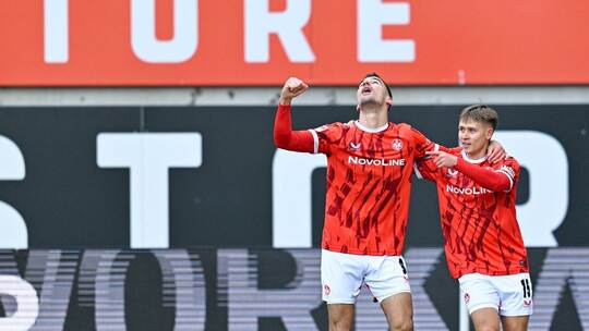 1. FC Kaiserslautern - Holstein Kiel 1. FC Kaiserslautern - Holstein Kiel