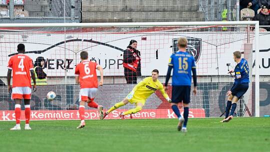 1. FC Kaiserslautern - Holstein Kiel 1. FC Kaiserslautern - Holstein Kiel