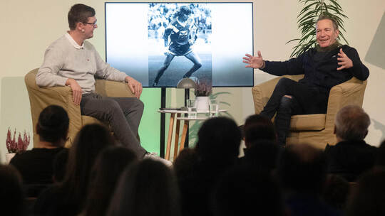 Michael Sternkopf (rechts) war beim Talk-Gottesdienst im lebendigen Gespräch mit Joachim Leu. Fotomoment