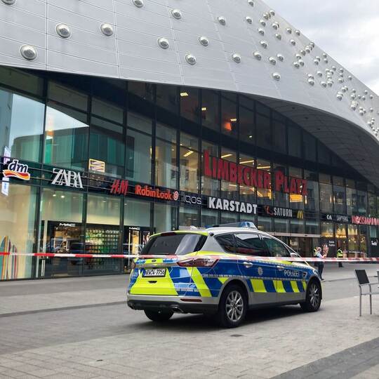 Polizei räumt Einkaufszentrum nach Drohung