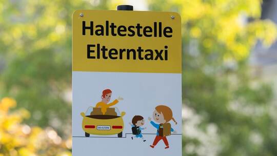Debatte über «Elterntaxis»