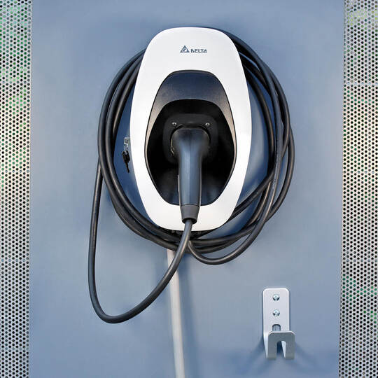 Wallboxen: Günstigstes Modell wird ADAC Testsieger / Zehn Wallboxen unter 500 Euro wurden untersucht / Deutliche Unterschiede be