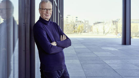 Christoph Biermann ist seit Jahrzehnten fasziniert von Fußball und geht als Journalist und Autor den Geheimnissen des Sports auf