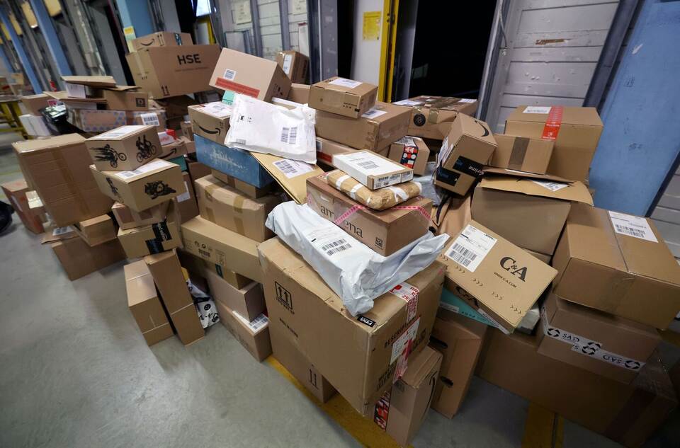 Weihnachts-Hochbetrieb beim Post-Paketdienst
