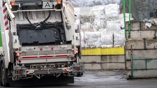 Bremen - Toter Säugling im Müll entdeckt Bremen - Toter Säugling im Müll entdeckt