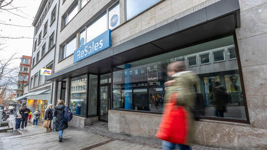 Das gesamte Unternehmen hat Insolvenz beantragt: Die Filiale „ReSales“ mit gebrauchter Kleidung hat in Pforzheim nach zwei Jahre