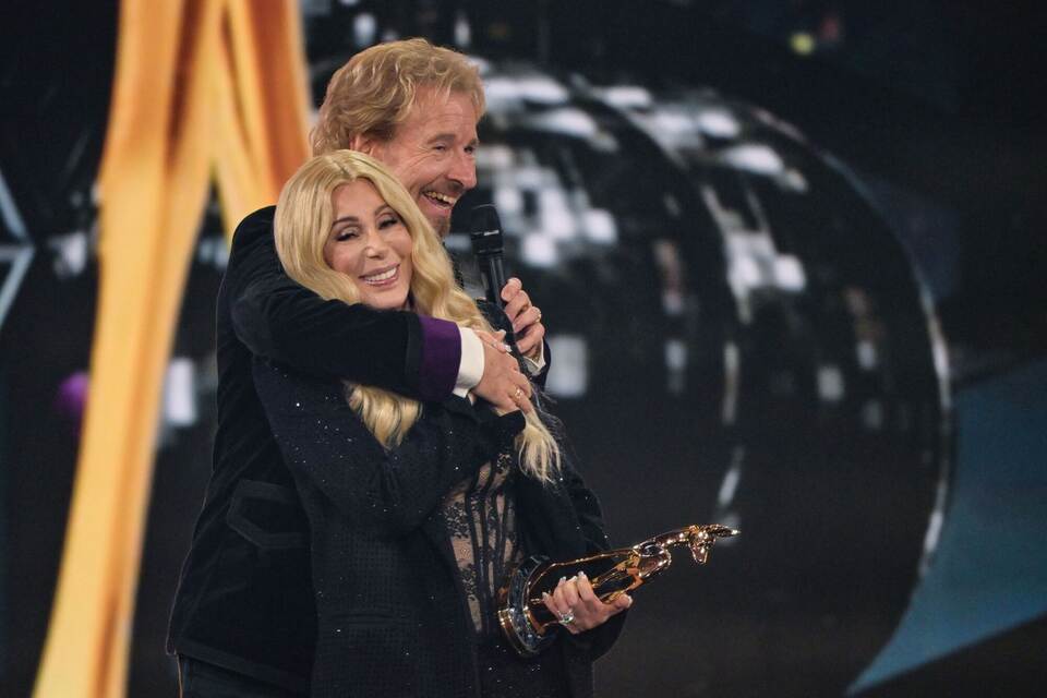 Cher und Thomas Gottschalk bei Bambi-Verleihung Cher und Thomas Gottschalk bei Bambi-Verleihung