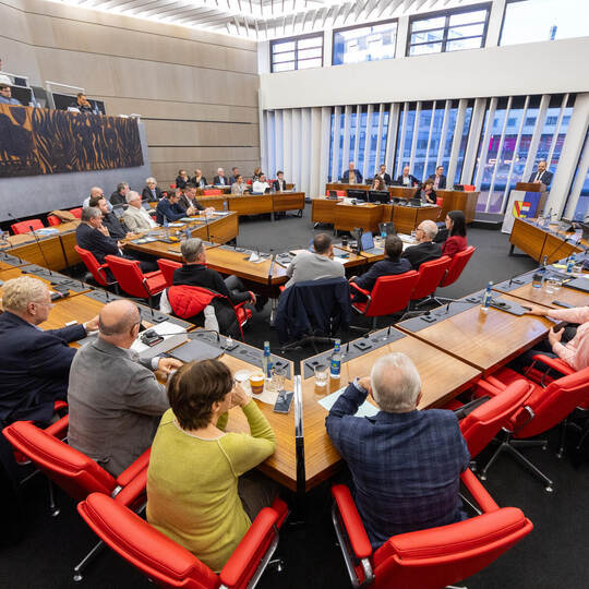 Ganz so voll wie beim Beginn der Haushaltsberatungen war es am letzten Tag nicht mehr. meyer