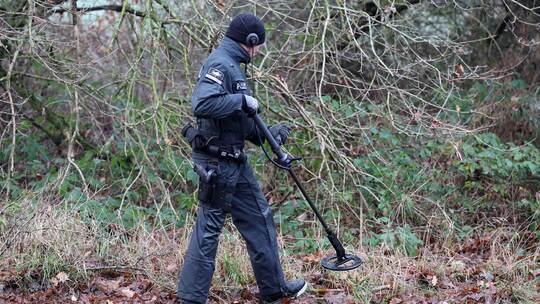 Erneute Spurensuche am Fundort im Fall Fabian