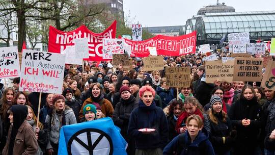 Bundesweiter Schulstreik gegen Wehrpflicht