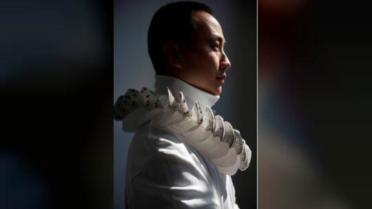 Der international renommierte Schmuckdesigner Sam Tho Duong kuratiert in diesem Jahr die SCHMUCKmünchen. Petra Jaschke